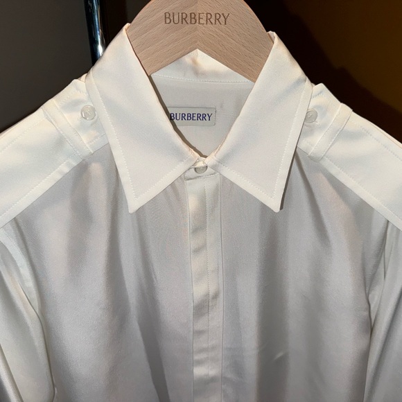 100% Silk Burberry Blouse - Picture 5 of 7